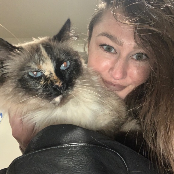 Check out my closet! 💃🏻 - Picture 11 of 16